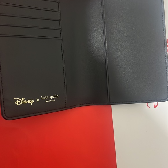 ♠️ kate spade Disney X 101 Dalmatians Dog Saffiano Passport Holder Case - Picture 11 of 14